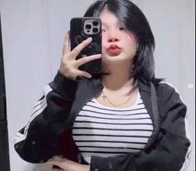 เพื่อนบ้านทั้งสองถูกค้นพบโดยคนผิวขาวในสระว่ายน้ำ