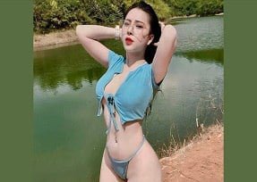 ผู้ชายที่มีเสน่ห์ติดอยู่ในภาพยนตร์ร้อน